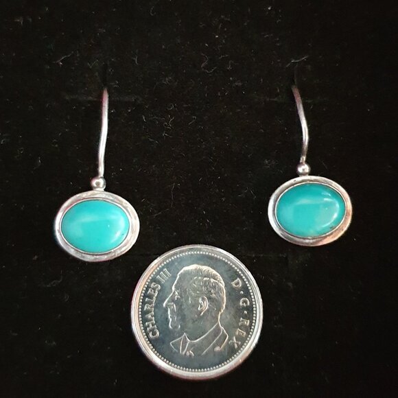 Dainty Vintage 925 Sterling Silver Natural Turquoise Hook Earrings - Picture 3 of 9